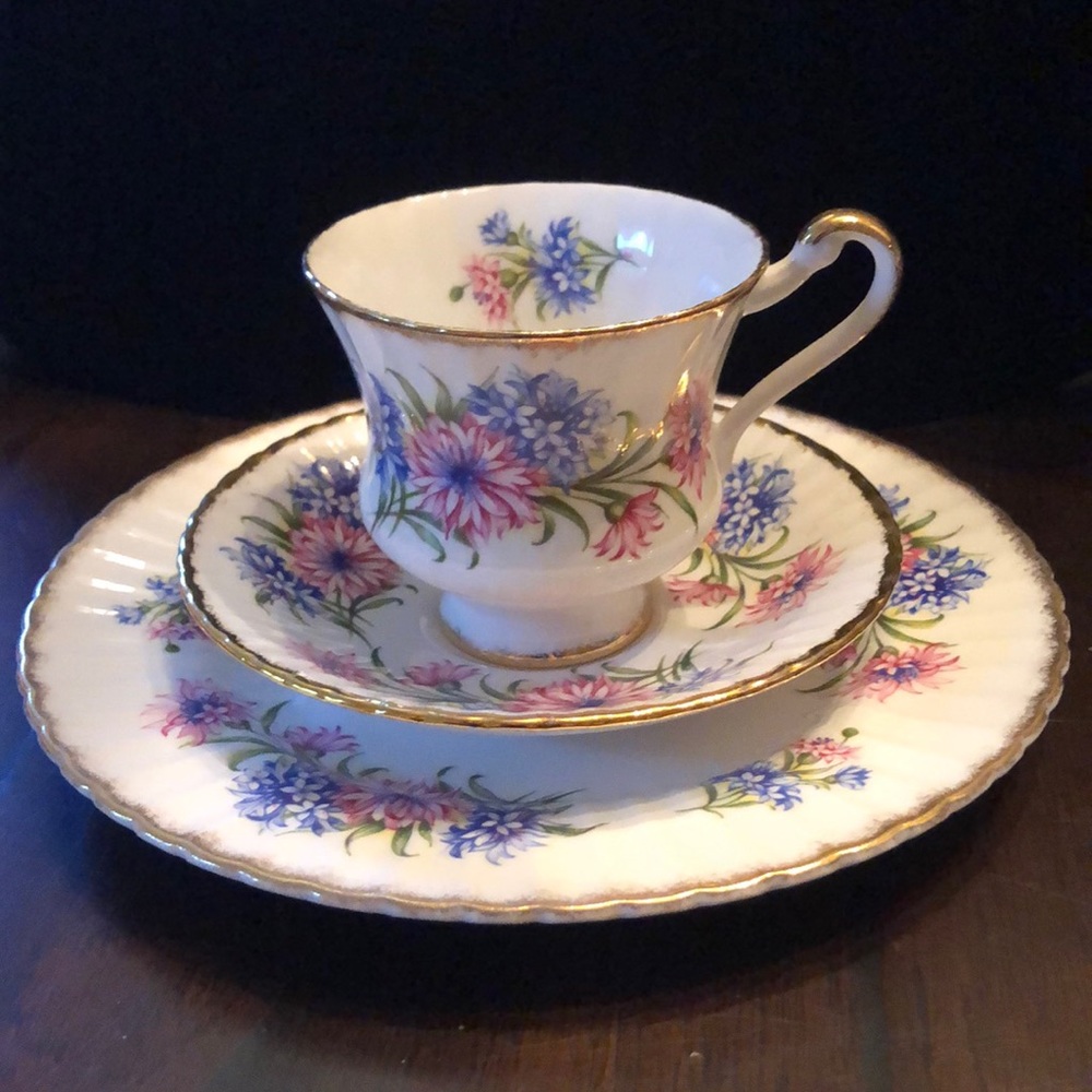 🏴󠁧󠁢󠁥󠁮󠁧󠁿Paragon fine bone china 3-pc set: Cup, saucer, dessert dish
